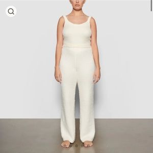 SKIMS Cozy Collection SET - tank and pants in the color Bone. Size S/M